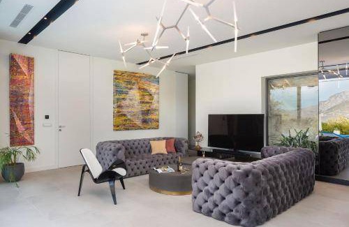 Zrnovo Villa | 400 m² Villa ∙ 5 bedrooms ∙ 10 guests