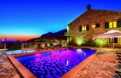 Dubravka Villa | 400 m² Villa ∙ 6 bedrooms ∙ 16 guests