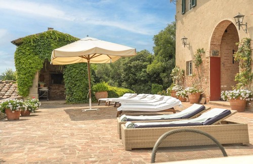 Palaia Villa | 400 m² Villa ∙ 7 bedrooms ∙ 14 guests