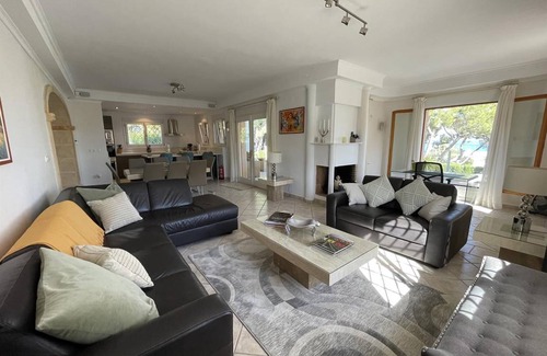 Moravit Villa | 4000 m² Villa ∙ 4 bedrooms ∙ 8 guests