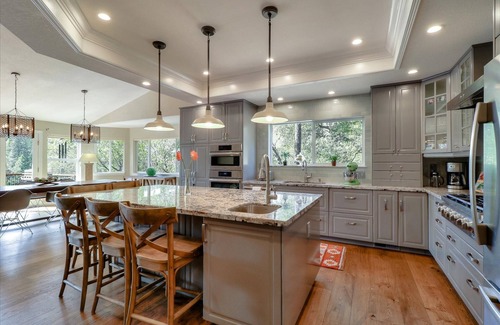 Groveland House | 4000 sq ft Lakeside Escape Near Yosemite With Private Dock and Lake Access