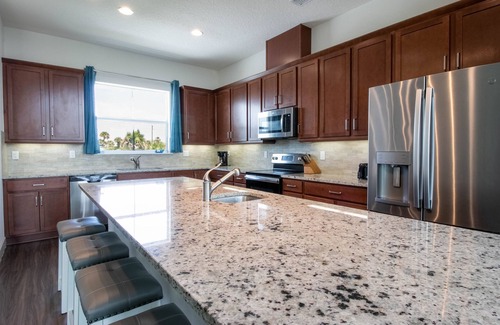 Painters Hill House | 400ft to private beach. Riverfront,dock,pool,kayaks Elevator, 1.6 acres