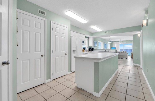 Fort Walton Beach Condo | 401 Summerlin Corner Balcony Overlooking Beach ~ Beach Svc Included