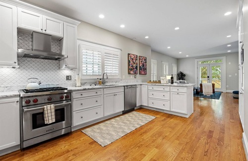 Old Town Alexandria House | 402 House in Heart Historic Old Town, Walk to King St, Water, Shops, Metro & DMV