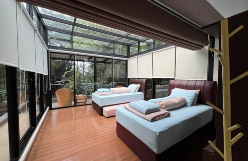 Ciawi House | 402 m² House ∙ 3 bedrooms ∙ 8 guests