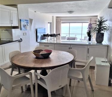 Umhlanga Apartment | 405 Bermudas - by Stay in Umhlanga