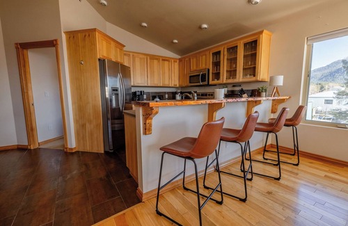 Sitka Apartment | 406 Etolin Way - 4 Bedroom, 2 Bathroom, Located Downtown