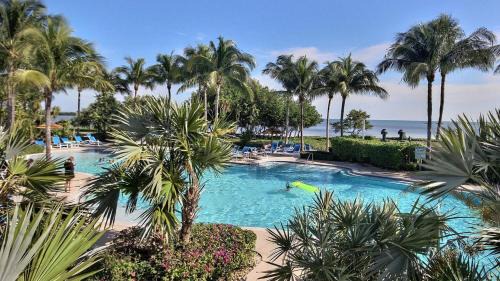 Rock Harbor Apartment | 406 Mariners Club