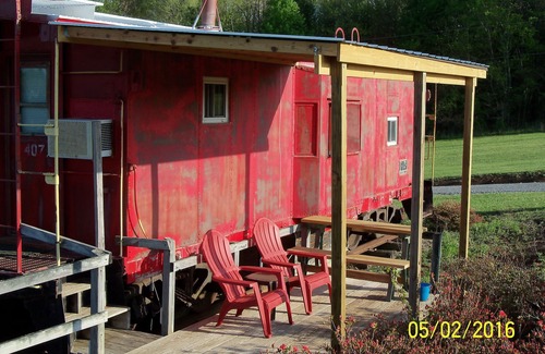 Fancy Gap Cabin | #407 - Authentic Railroad Cabooses And Depot Just Off The Blue Ridge Parkway