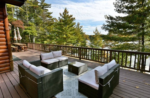 Cable House | 409 m² House ∙ 5 bedrooms ∙ 14 guests