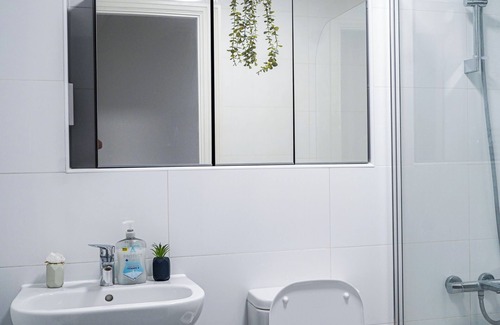 Swindon Apartment | 40percent off monthly/2 bedroom apt/city centre