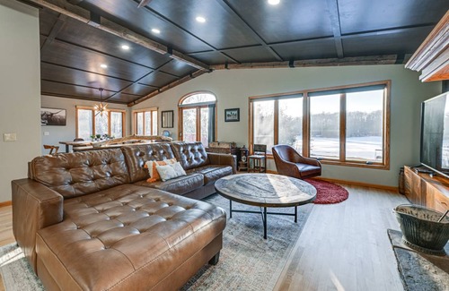 Neillsville House | 410 m² House ∙ 5 bedrooms ∙ 19 guests