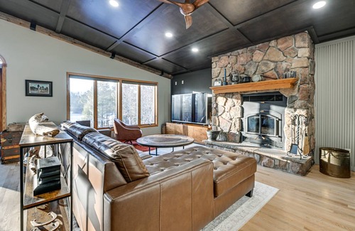 Neillsville House | 410 m² House ∙ 5 bedrooms ∙ 19 guests