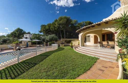 Moraira Villa | 410 m² Villa ∙ 5 bedrooms ∙ 10 guests
