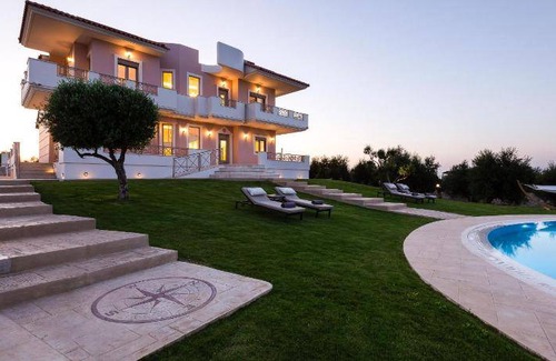 Stavromenos Villa | 410 m² Villa ∙ 6 bedrooms ∙ 15 guests