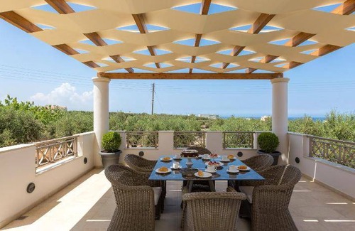 Stavromenos Villa | 410 m² Villa ∙ 6 bedrooms ∙ 15 guests