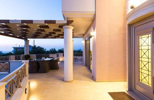 Stavromenos Villa | 410 m² Villa ∙ 6 bedrooms ∙ 15 guests