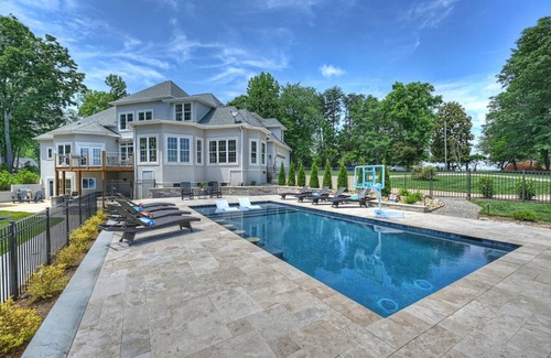 Denver House | 411 m² House ∙ 5 bedrooms ∙ 18 guests