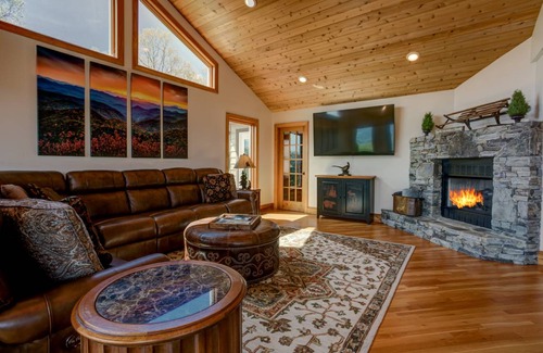 Clyde House | 411 m² House ∙ 7 bedrooms ∙ 12 guests