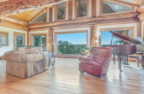 Benton Harbor House | 411 m² House ∙ 3 bedrooms ∙ 6 guests