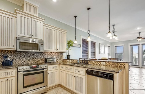 Silver Sands Beach House | 4118 Utes Street - Lazy Beach - 4 Bedroom / 4 Bathroom (Sleeps 13)