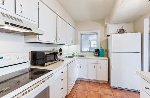 Hilton Head Island Condo | 412 Shorewood, Oceanfront, Zero Entry Pool & Spa, Free Golf