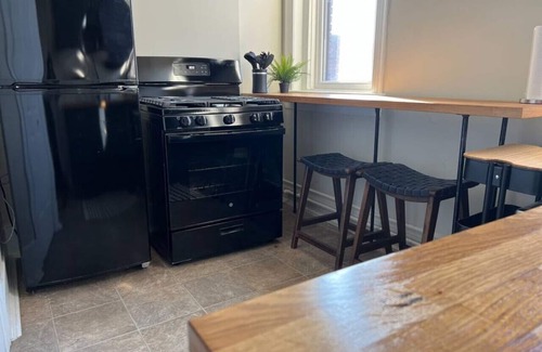 Old Louisville Apartment | 414 #3 · Stellar Suites | Here Comes the Sun | St. James Ct