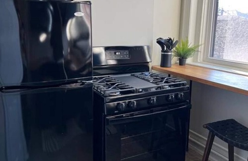 Old Louisville Apartment | 414 #3 · Stellar Suites | Here Comes the Sun | St. James Ct