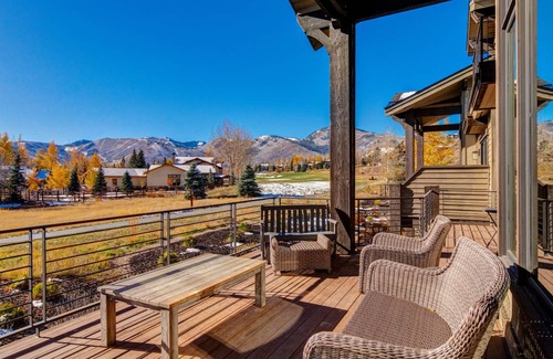 Park Meadows House | 415 m² House ∙ 4 bedrooms ∙ 8 guests