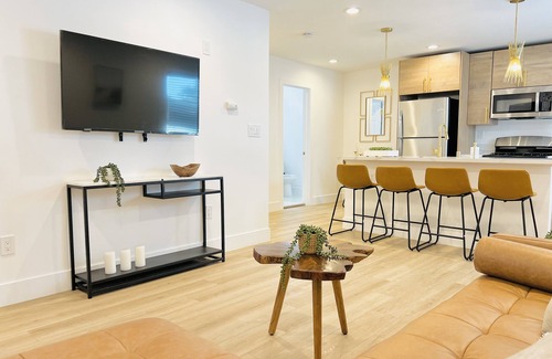 Corridor House | 4171-Stylish Gem