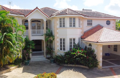 Paynes Bay Villa | 418 m² Villa ∙ 5 bedrooms ∙ 10 guests