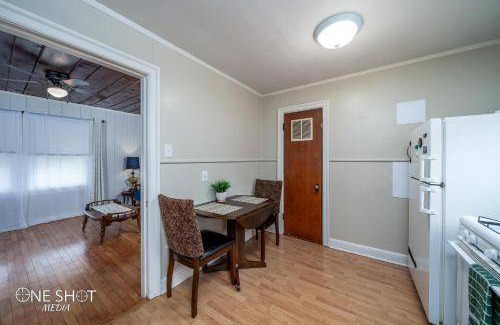 Sayles Blvd. Area Apartment | 42 m² Apartment ∙ 1 bedroom ∙ 4 guests