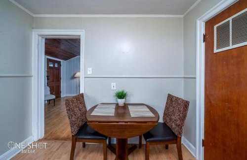 Sayles Blvd. Area Apartment | 42 m² Apartment ∙ 1 bedroom ∙ 4 guests