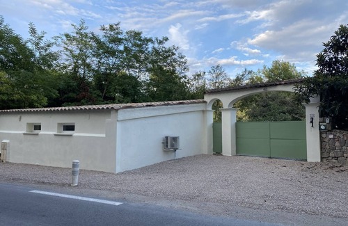 Grasse Apartment | 420 €/week GRASSE CANNES MANDELIEU studio with private pool and petanque