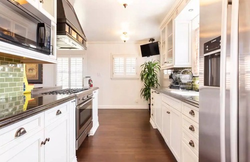 View Park-Windsor Hills House | 420 Friendly Huge 5bd with Retro Game Room by Sofi, LAX!n