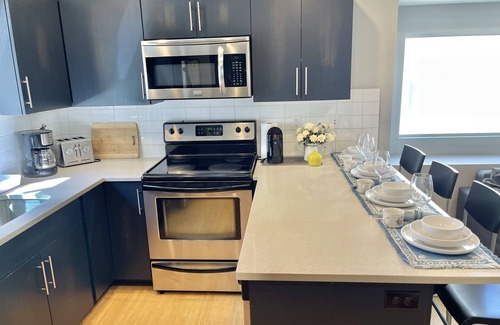 University District House | 4212 UW 2-Bedroom modern Townhouse N Seattle home