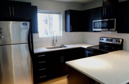 University District House | 4212 UW 2-Bedroom modern Townhouse N Seattle home