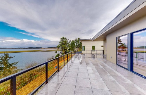 Coos Bay House | 423 m² House ∙ 3 bedrooms ∙ 9 guests
