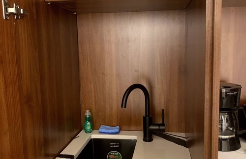 North Oakland Apartment | 424 Gold Way-Apt. 301, Studio Apartment