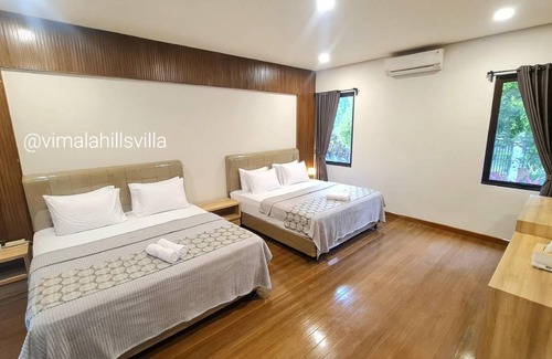 Ciawi Villa | 425 m² Villa ∙ 4 bedrooms ∙ 18 guests