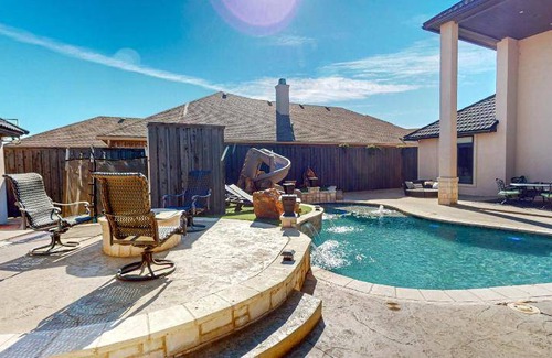 Lubbock House | 426 m² House ∙ 4 bedrooms ∙ 8 guests