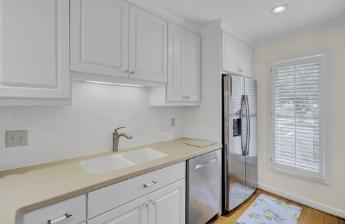 Isle of Palms House | 43 Fairway Dunes by AvantStay | Coastal Charm + Golf!