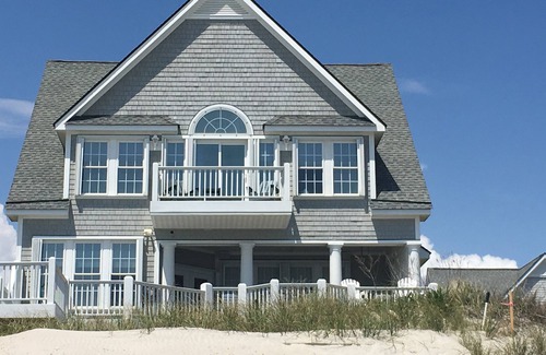 North Topsail Beach House | 4358 Island Dr Oceanfront 5BR, 4.5 bath, Internet, Community Pool