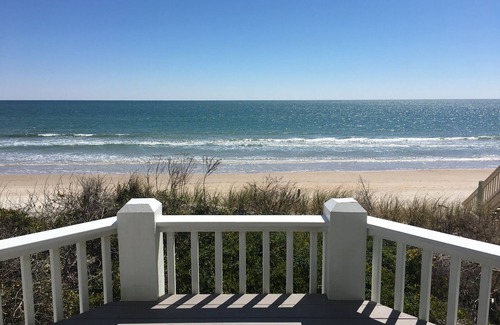 North Topsail Beach House | 4358 Island Dr Oceanfront 5BR, 4.5 bath, Internet, Community Pool