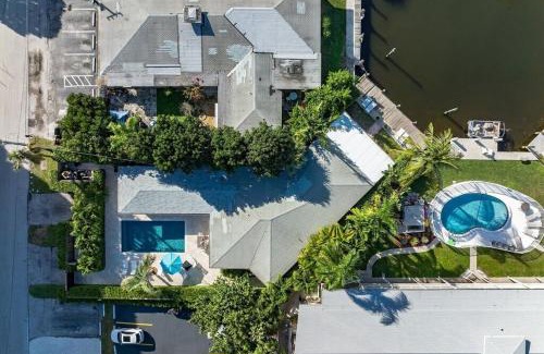Dolphin Isles House | 44 Canal Home With Heated Pool & Free Dock