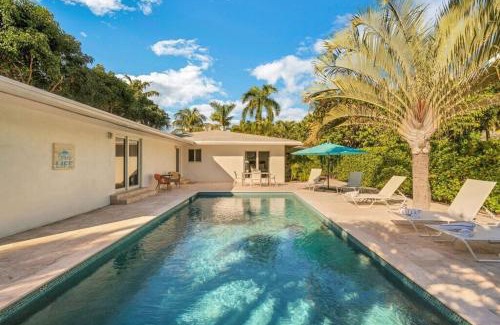 Dolphin Isles House | 44 Canal Home With Heated Pool & Free Dock