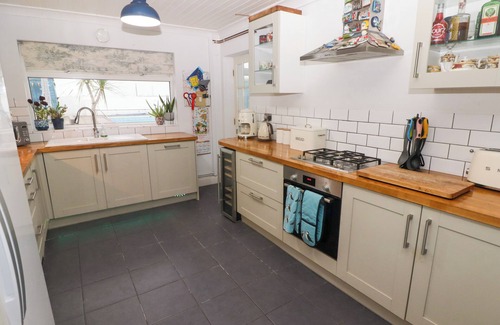 Milford Haven Cottage | 44 HONEYBOROUGH ROAD, pet friendly, with pool in Neyland