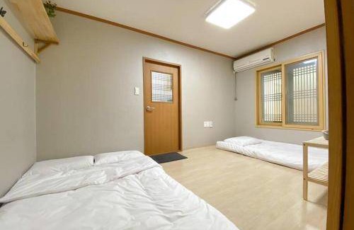 Jung-gu House | 44 m² House ∙ 2 bedrooms ∙ 10 guests