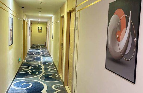 Jinping Qu Hotel | 44 m² Hotel ∙ 4 guests