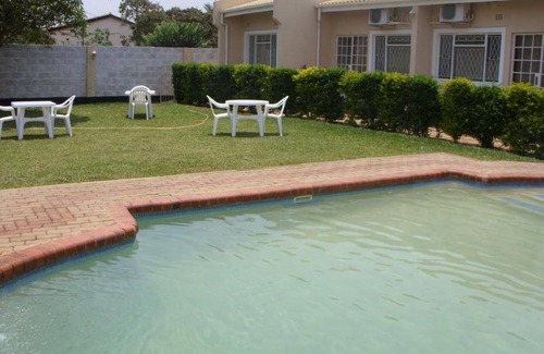 Lusaka Cabin | 44 m² Lodge ∙ 127 guests